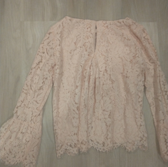 Pretty  peach all lace‎ top - Picture 4 of 7